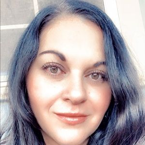 Meet your Posher, Valerie